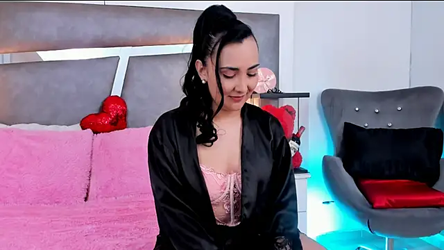 Evangeline Taylorr online show from 03-11-25, 01:45