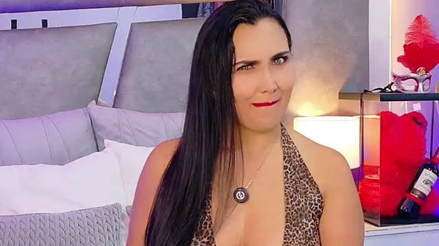 Evangeline Taylorr online show from 11-05-25, 08:42