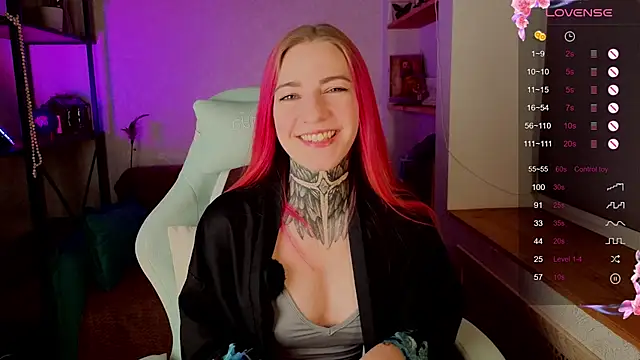 Roxy      online show from 11-25-25, 06:13