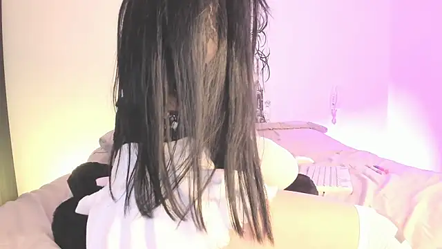 Snapshot of annie_gh chatting on 06-14-26, 01:46 annie gh online show from 06-14-26, 01:46