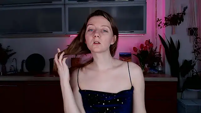 Snapshot of Elly_Helly chatting on 01-15-25, 08:37 Elly Helly online show from 01-15-25, 08:37