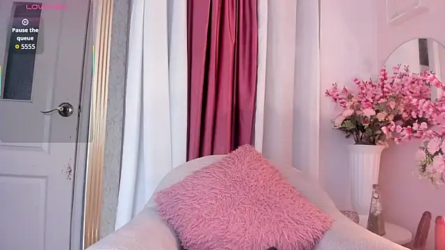 scarlet fostt  online show from 11-22-25, 12:26