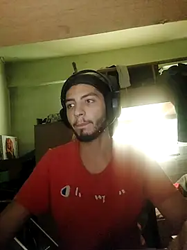 Snapshot of kleineid77 chatting on 10-26-25, 01:28 kleineid77 online show from 10-26-25, 01:28