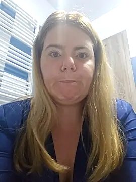 Snapshot of KarlyGray10 chatting on 09-16-25, 06:36 KarlyGray10 online show from 09-16-25, 06:36