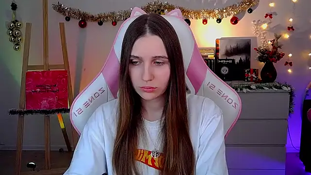 AliceCharmy online show from 12-21-25, 10:44