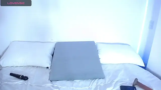 Snapshot of megan_bluee23 chatting on 12-09-24, 01:45 megan bluee23 online show from 12-09-24, 01:45