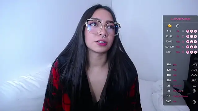 Snapshot of megan_bluee23 chatting on 02-13-25, 05:22 megan bluee23 online show from 02-13-25, 05:22