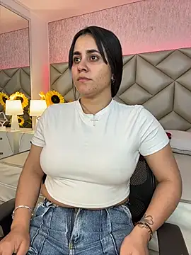 Brenda Garcia online show from 11-19-25, 08:09