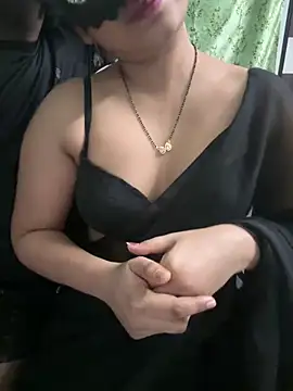 Snapshot of Magical-Couple-telugu chatting on 01-17-25, 02:28 Magical-Couple-telugu online show from 01-17-25, 02:28