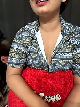 Snapshot of Magical-Couple-telugu chatting on 10-10-25, 06:45 Magical-Couple-telugu online show from 10-10-25, 06:45