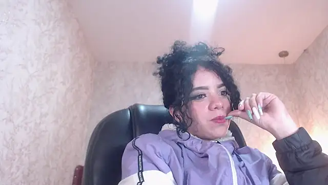 EmmaCowperr online show from 01-13-25, 11:30