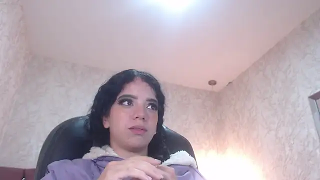 EmmaCowperr online show from 01-14-25, 10:38