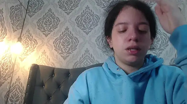 EmmaCowperr online show from 02-28-25, 01:03