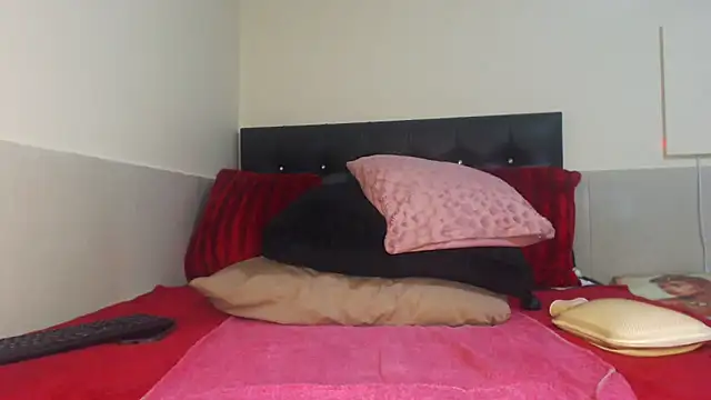 Fiercefoxxy online show from 05-14-26, 08:21