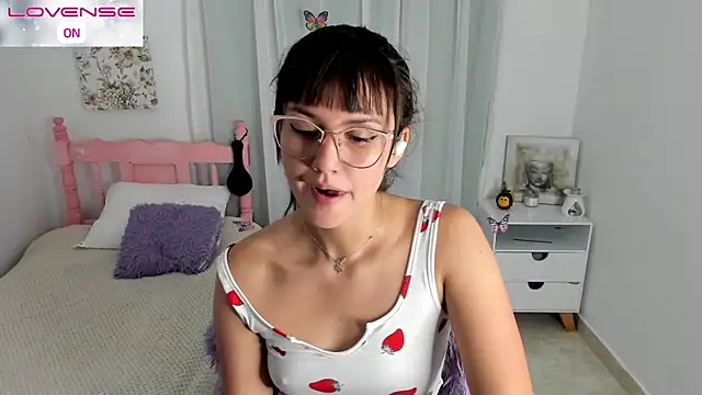 cute roxy online show from 10-25-25, 03:58