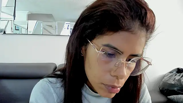 Snapshot of karlina_charlotte1 chatting on 02-18-25, 02:06 karlina charlotte1 online show from 02-18-25, 02:06