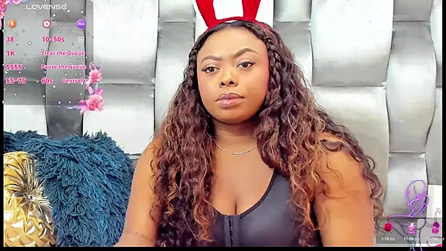 CamilaBenitez online show from 12-15-25, 10:03