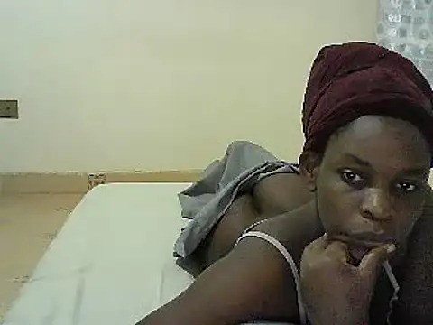 Snapshot of princess-cutie12 chatting on 03-21-25, 04:17 princess-cutie12 online show from 03-21-25, 04:17