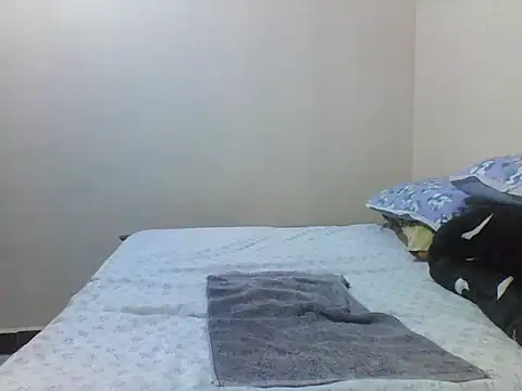 Snapshot of princess-cutie12 chatting on 10-04-25, 07:45 princess-cutie12 online show from 10-04-25, 07:45