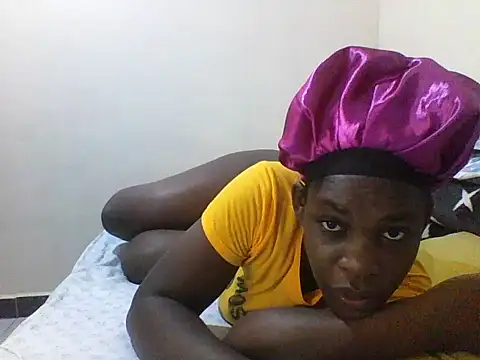 Snapshot of princess-cutie12 chatting on 10-06-25, 05:38 princess-cutie12 online show from 10-06-25, 05:38