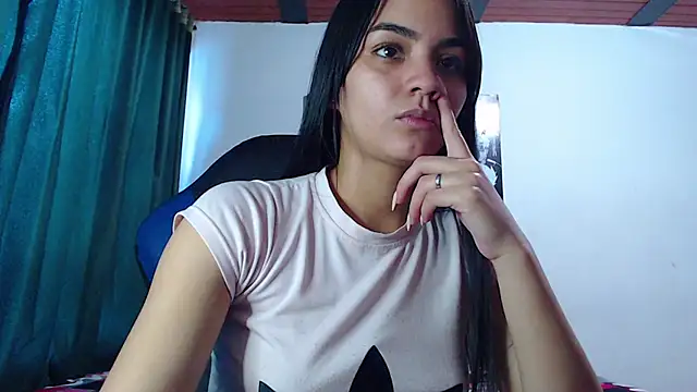 Snapshot of Ariel_Zeo1 chatting on 02-05-25, 07:10 Ariel Zeo1 online show from 02-05-25, 07:10