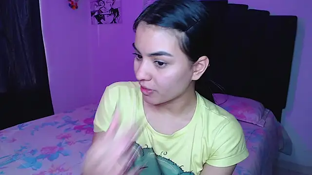 Snapshot of Ariel_Zeo1 chatting on 06-01-26, 07:59 Ariel Zeo1 online show from 06-01-26, 07:59
