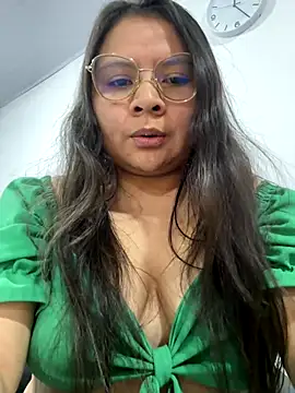 Snapshot of alice_love052 chatting on 10-26-25, 05:24 alice love052 online show from 10-26-25, 05:24