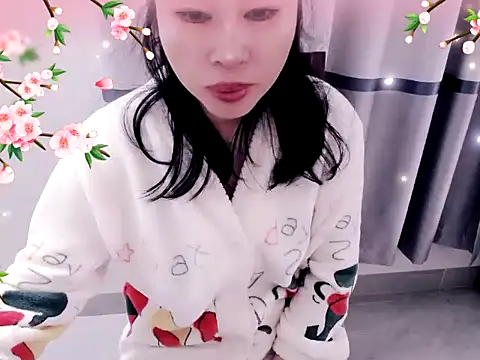 xiaoxuer online show from 12-13-24, 03:27