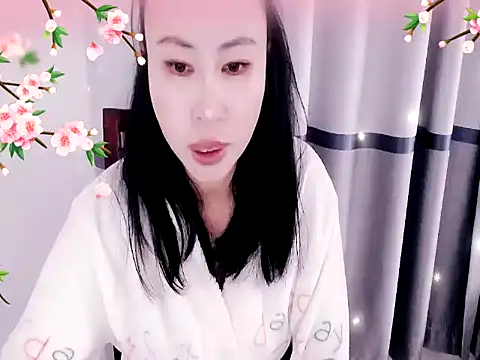 xiaoxuer online show from 12-15-24, 05:45