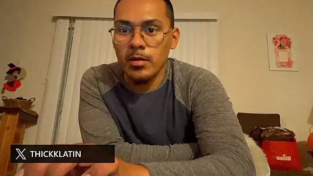 Snapshot of ThixxkkLatin chatting on 10-27-25, 01:53 ThixxkkLatin online show from 10-27-25, 01:53