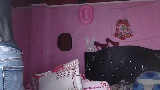 NikkiRous  online show from 03-20-25, 06:42