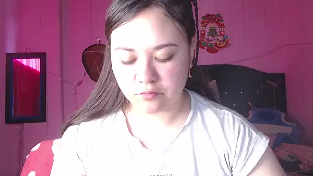 NikkiRous  online show from 10-19-25, 02:07