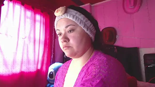 Snapshot of NikkiRous_ chatting on 05-19-26, 01:06 NikkiRous online show from 05-19-26, 01:06