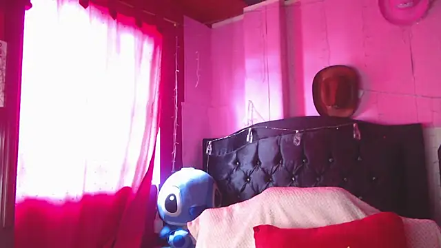 Snapshot of NikkiRous_ chatting on 06-03-26, 02:33 NikkiRous online show from 06-03-26, 02:33