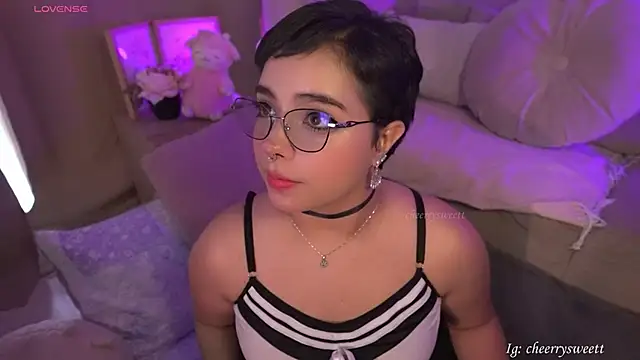 Cheerrysweett online show from 03-17-26, 08:45