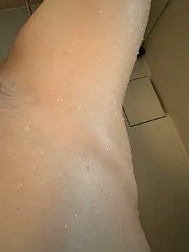 Snapshot of shiro_3 chatting on 09-14-25, 04:22 shiro 3 online show from 09-14-25, 04:22