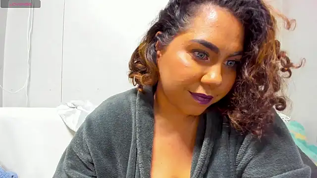 Snapshot of isobeladams20 chatting on 12-13-24, 10:45 isobeladams20 online show from 12-13-24, 10:45