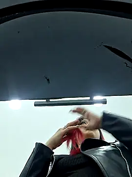 EvaaFoxxy1 online show from 10-04-25, 02:20