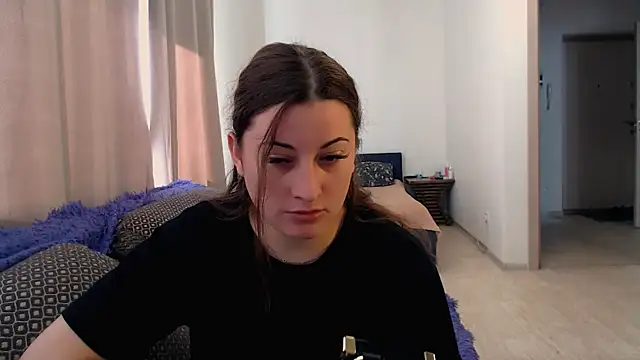 Helen Adams  online show from 06-23-26, 04:54