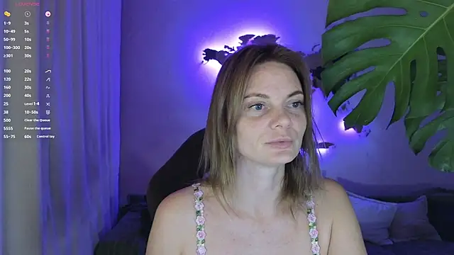 Snapshot of Sam_Klaus chatting on 11-07-25, 10:54 Sam Klaus online show from 11-07-25, 10:54