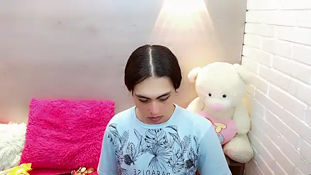 Daniela Pink  online show from 10-04-25, 08:07