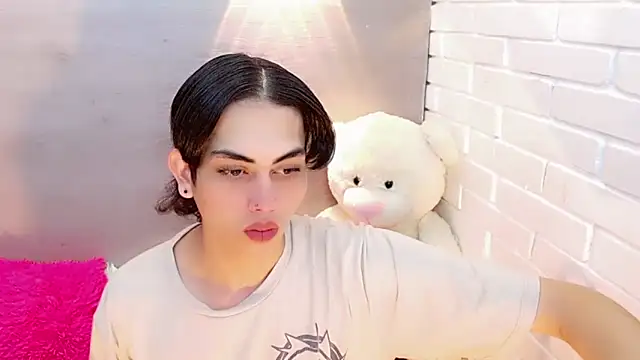 Daniela Pink  online show from 10-10-25, 07:57