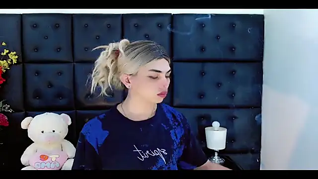 Daniela Pink  online show from 02-14-26, 07:54