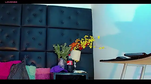 Snapshot of Daniela_Pink_ chatting on 06-14-26, 08:00 Daniela Pink online show from 06-14-26, 08:00