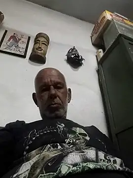 FabiQuilmes online show from 04-26-26, 02:31