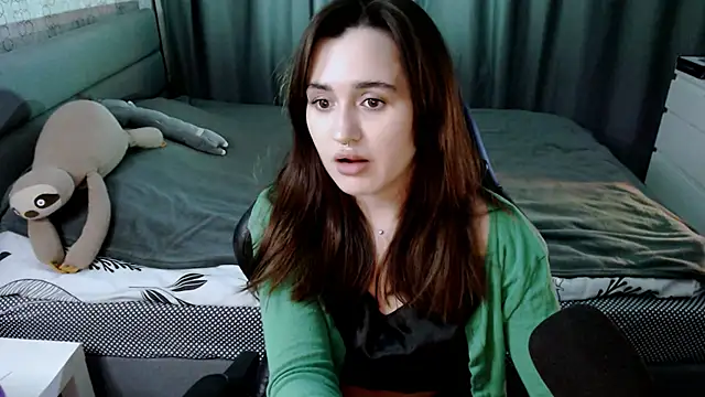 Snapshot of KiraYammy chatting on 03-13-25, 10:43 KiraYammy online show from 03-13-25, 10:43