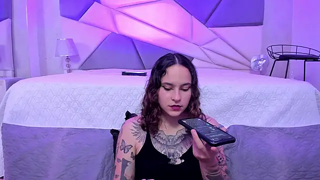 AnnyThompson  online show from 01-25-25, 08:31