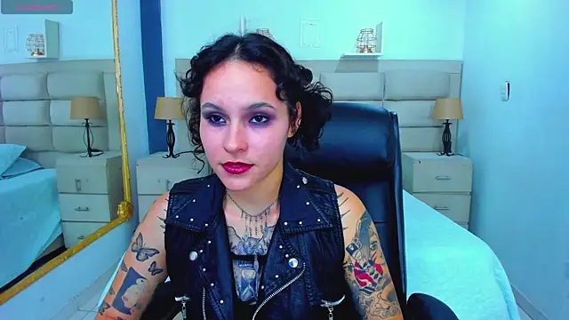 AnnyThompson  online show from 09-19-25, 09:04