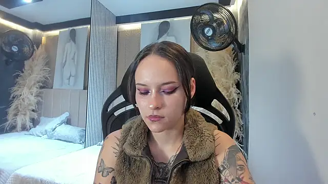 AnnyThompson  online show from 03-27-26, 10:53