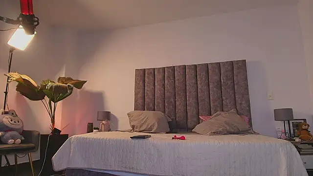 milaivanova online show from 03-18-26, 11:57